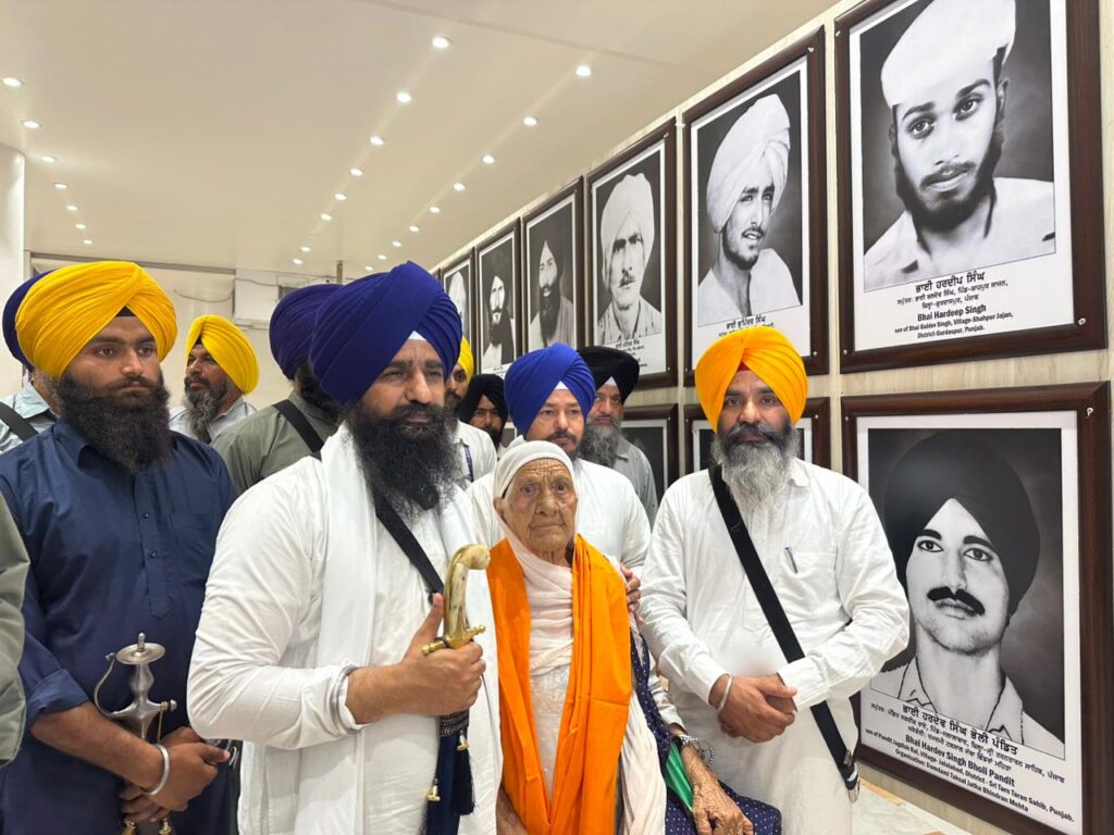 ਜਥੇਦਾਰ ਅਕਾਲ ਤਖ਼ਤ ਗਿਆਨੀ ਕੁਲਦੀਪ ਸਿੰਘ ਗੜਗੱਜ